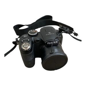 Fujifilm finepix S2500 HD 12.2mp